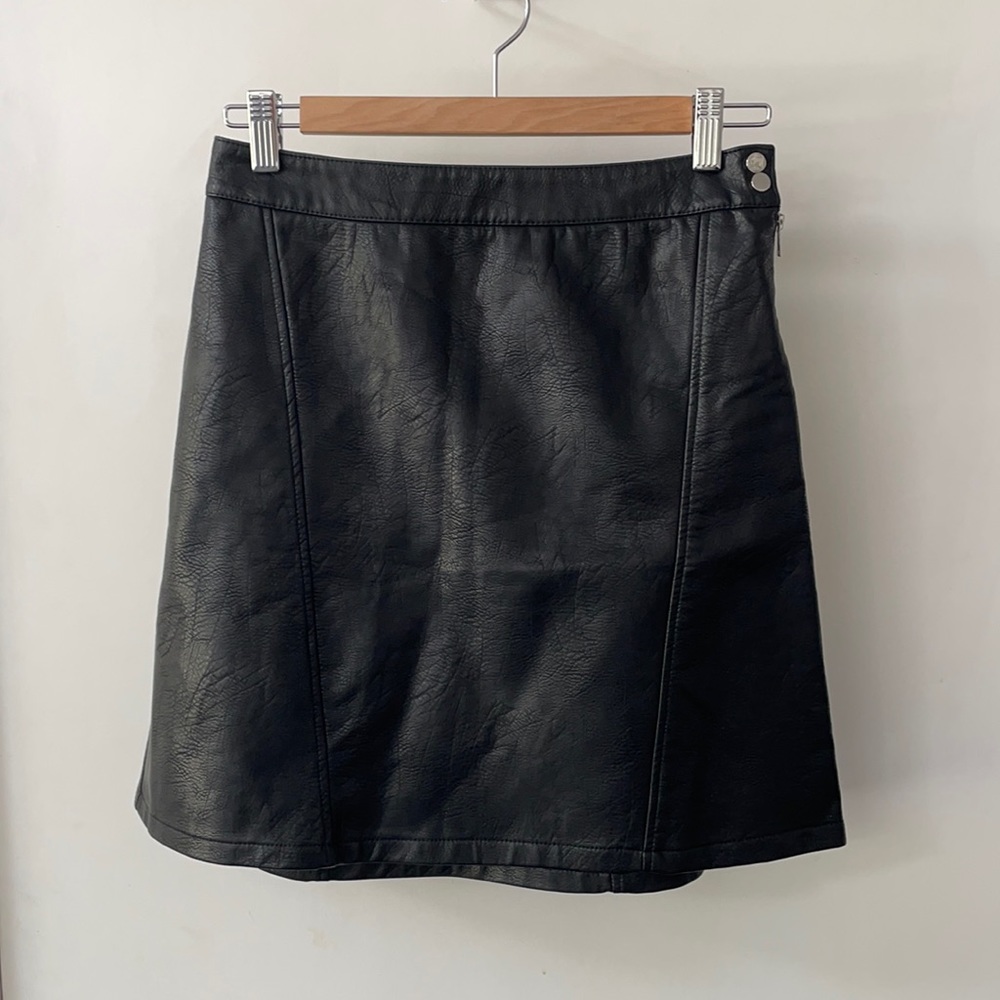 Zara Basic *vegan leather* mini skirt